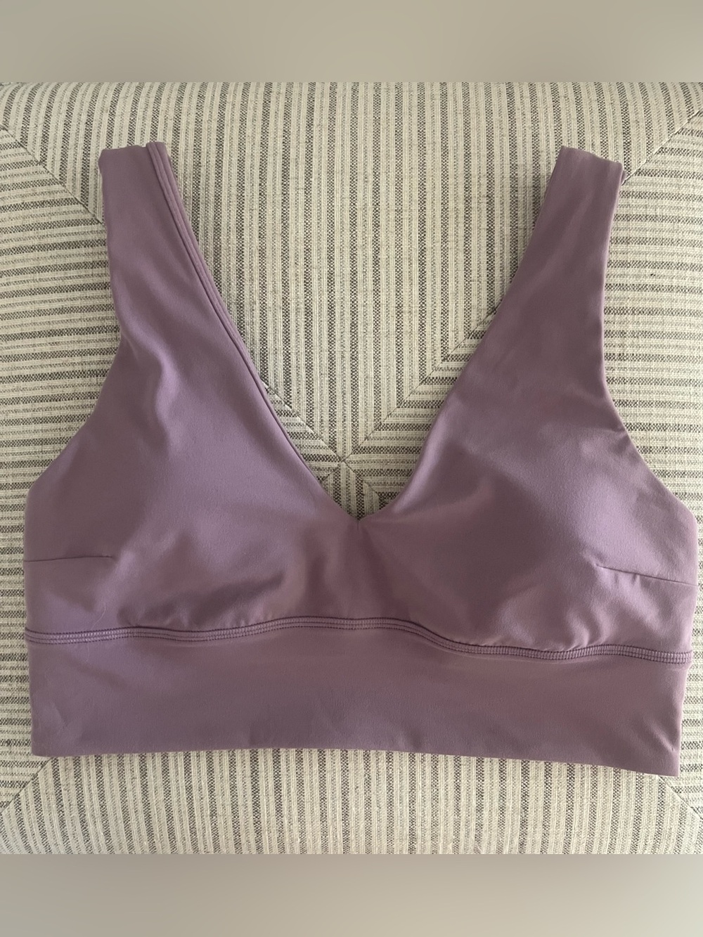 Lululemon Align V-Neck Bra C/D Cup Lavender Lux 10